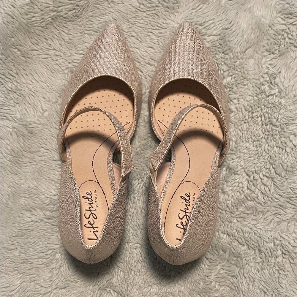 Life Stride Women's Textured Tan Heels